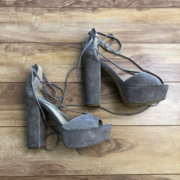 Steve Madden Suede Leather Heel - Picture 3 of 5